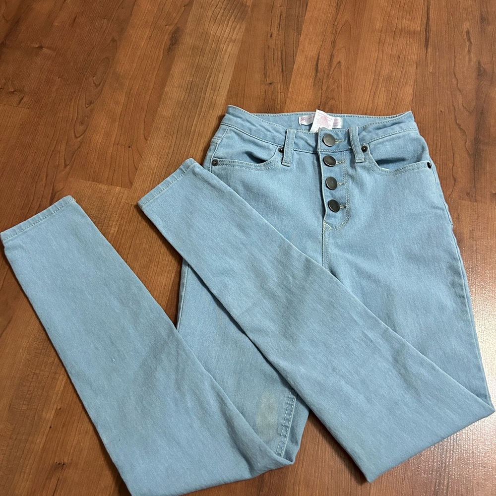 Women’s No Boundaries skinny Jeans